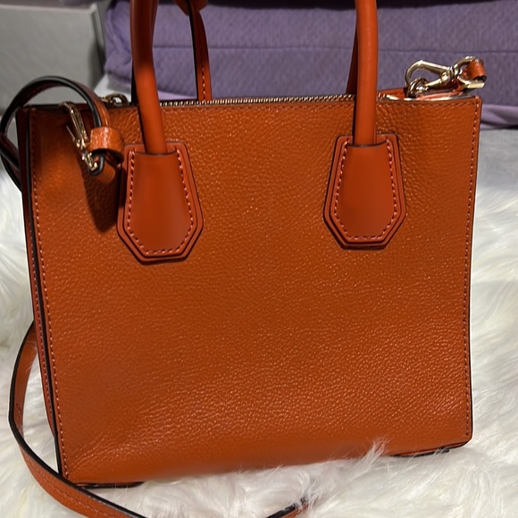 Michael kors satchel - Picture 4 of 8